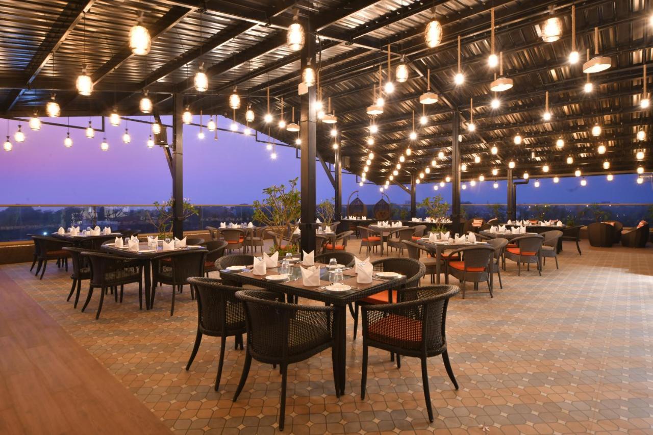 The Fern Habitat, Candolim, Goa Bagian luar foto