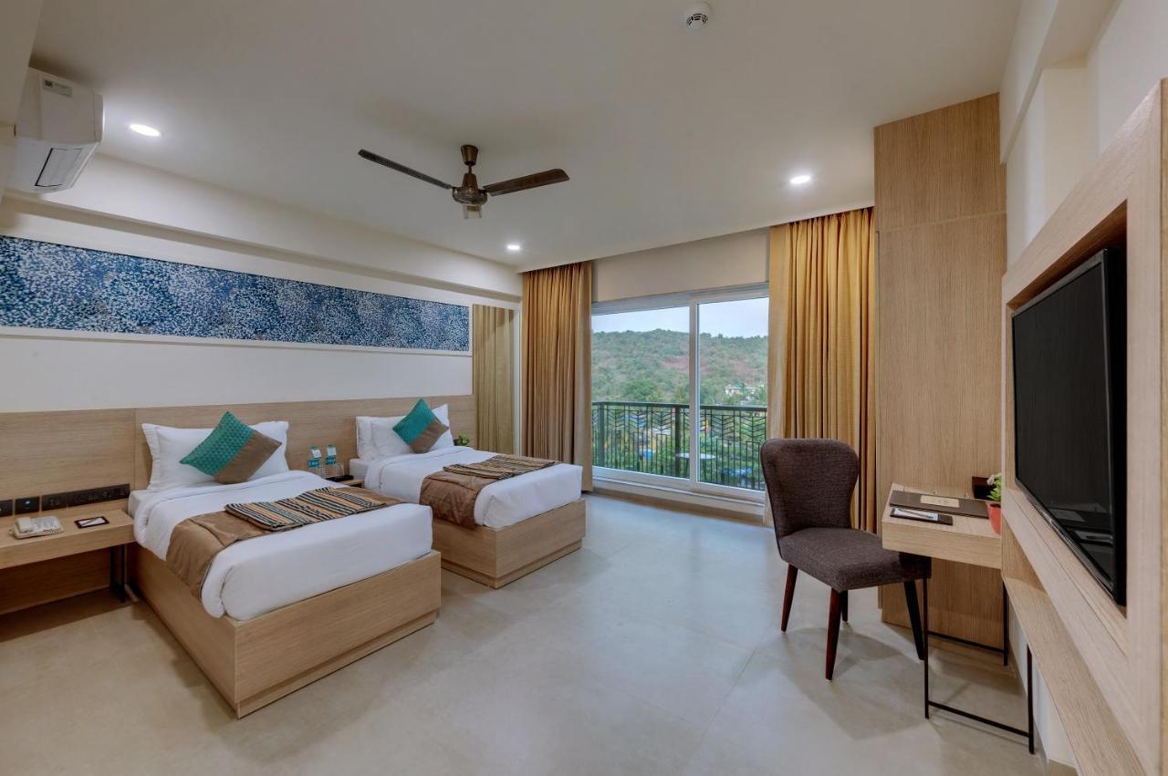 The Fern Habitat, Candolim, Goa Bagian luar foto